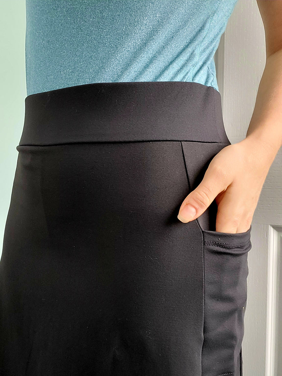 Black A-line Side Pocket Style Athletic Skirt with Built-in