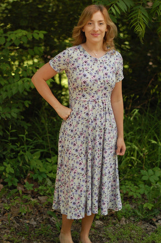 Size Small Watercolor Blooms V-Neck Twirl Knee-Length Dress in Mint Green with Short Sleeves