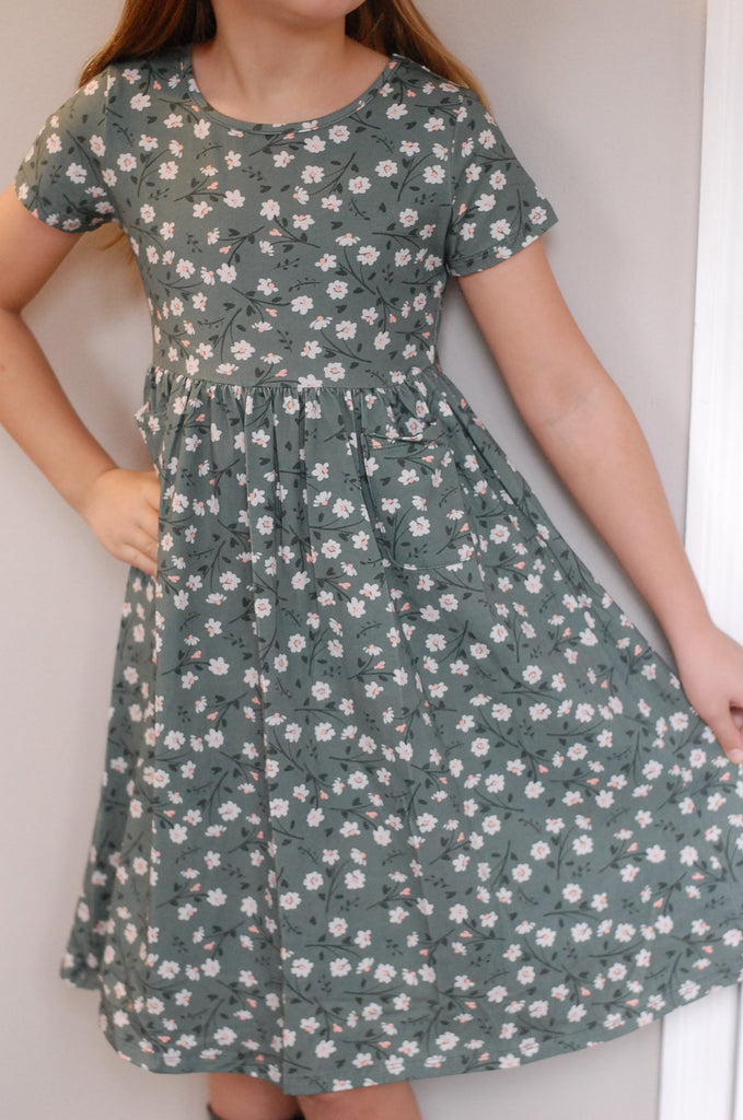 Girls Daisy Blooms Front Pocket Dress