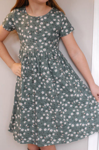 Girls Daisy Blooms Front Pocket Dress