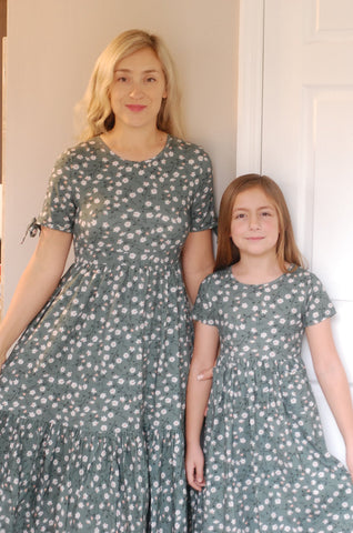 Girls Daisy Blooms Front Pocket Dress