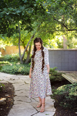 Size Small Watercolor Blooms V-Neck Twirl Knee-Length Dress in Mint Green with Short Sleeves