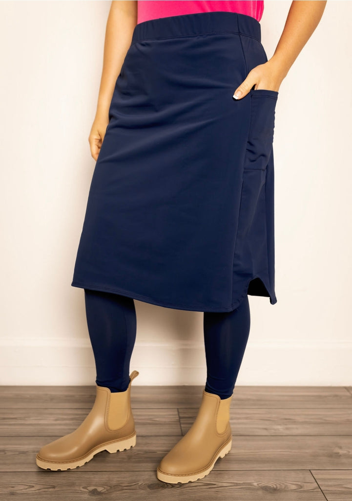 Pencil Style Side Pocket Athletic Skirt in Navy