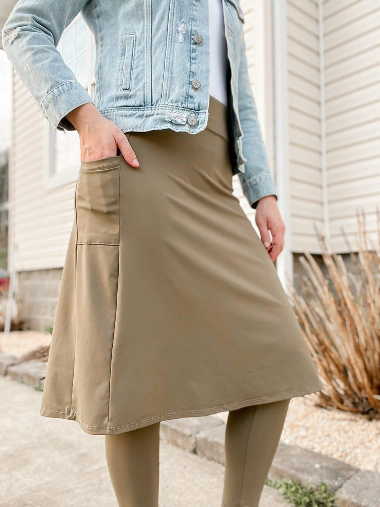 Side Pocket Style Athletic Skirt in Olive