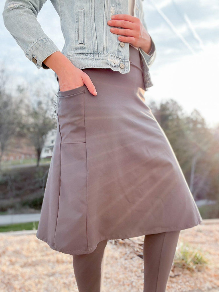 A-line Side Pocket Style Athletic Skirt in Gray