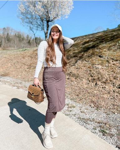 Side Pocket Style Athletic Skirt in Burgundy Space Dye